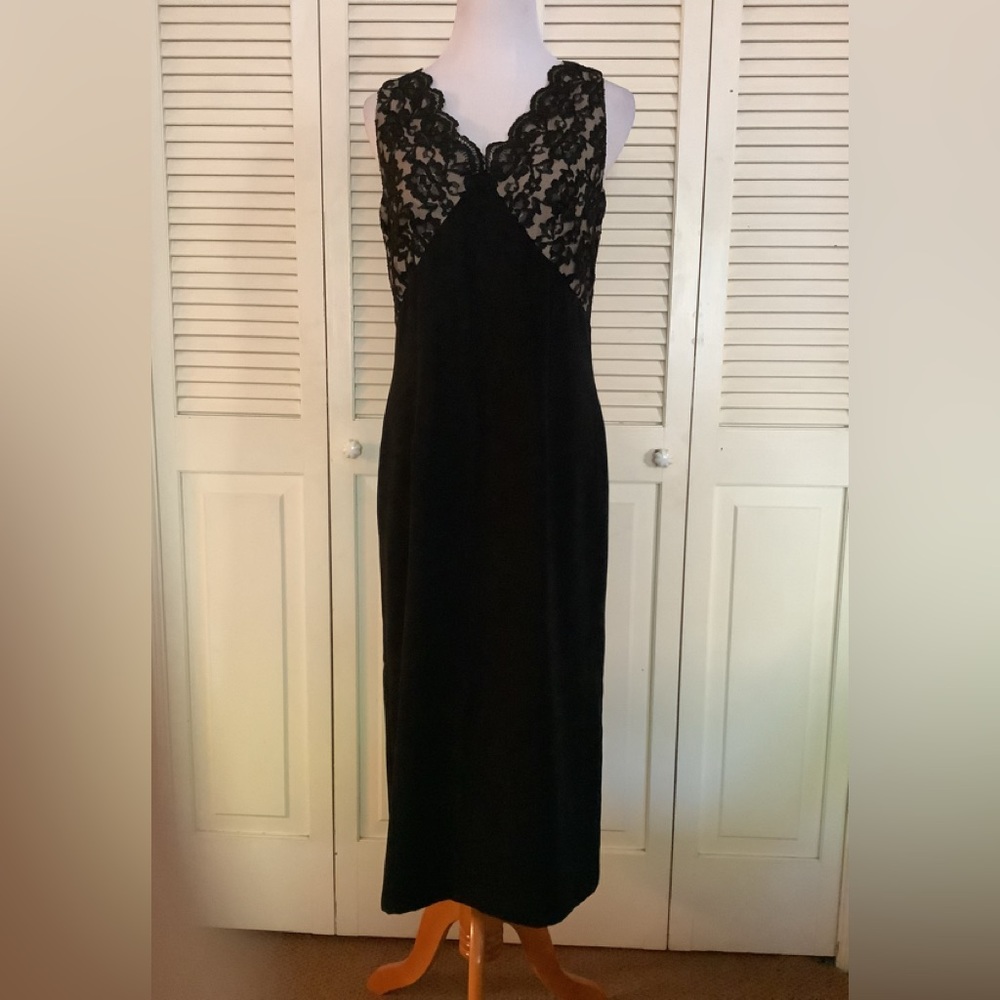 Women’s Black Sheath Dress with lace.